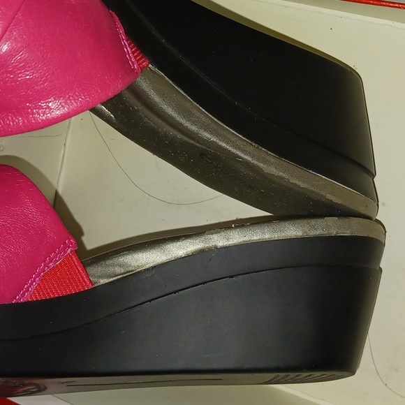 Bandolino Slip-On Wedges Leather - Like New - Picture 7 of 16